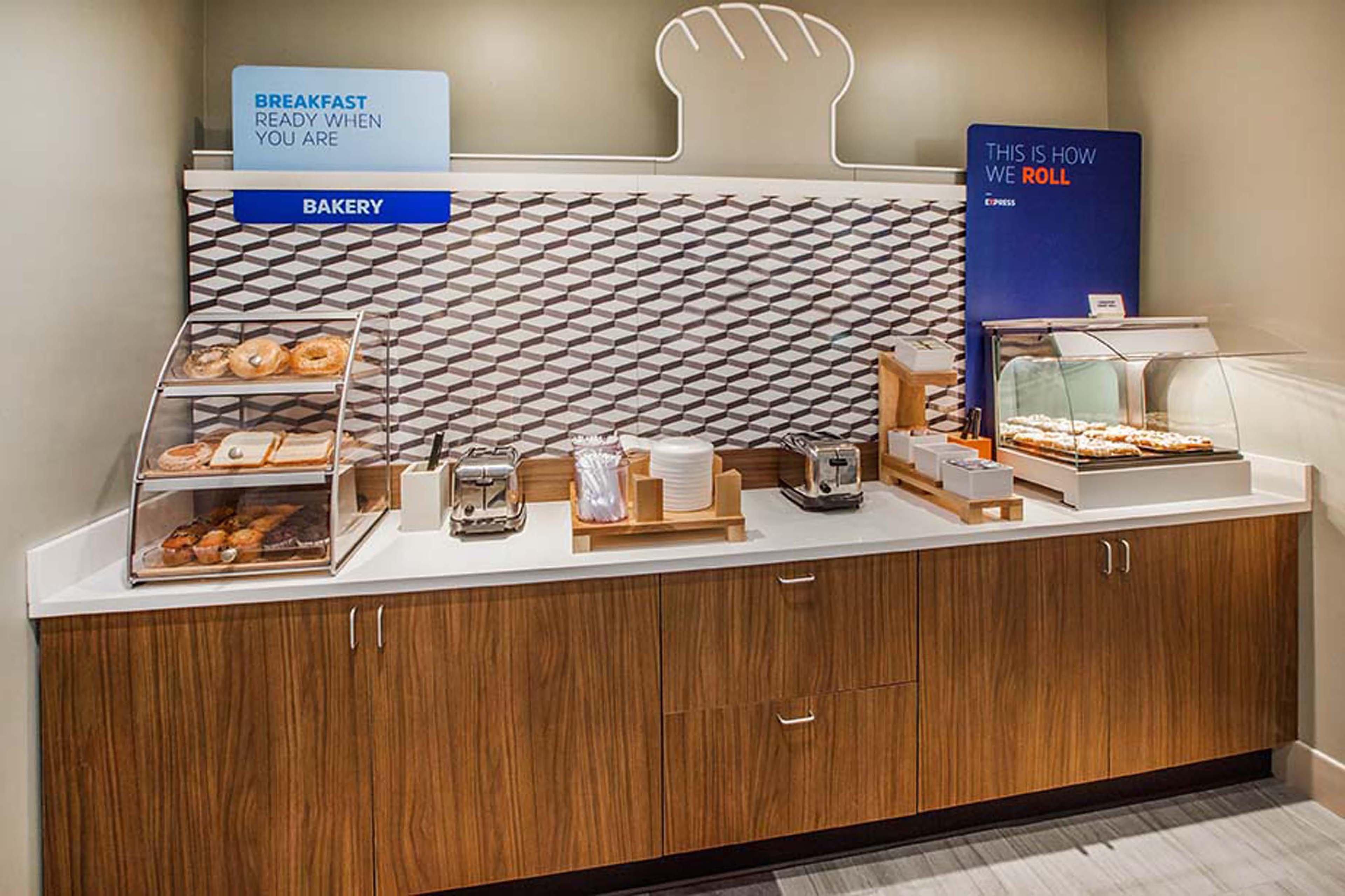 Holiday Inn Express & Suites - Detroit North - Roseville By Ihg Exteriér fotografie