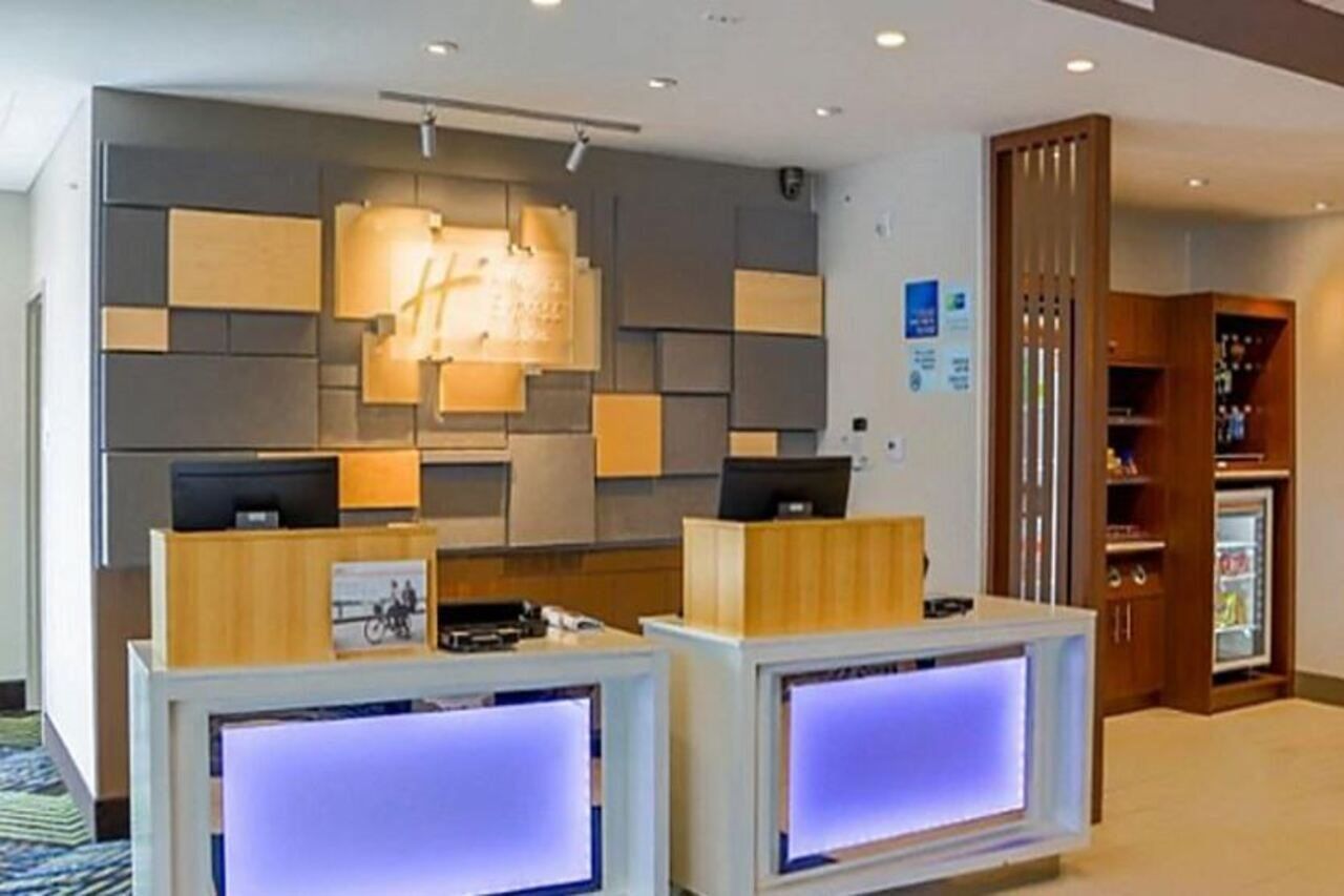 Holiday Inn Express & Suites - Detroit North - Roseville By Ihg Exteriér fotografie